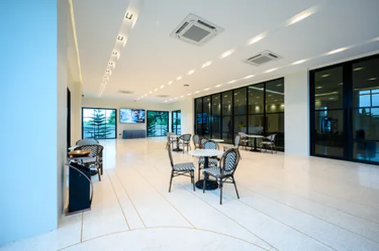 รูปภาพของGrand The Room Hotel