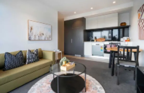 Modern Hawthorn 1BR Walk to Cafes & Transport