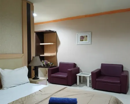 Hotel O Puri Homestay Hoteles en Kendari