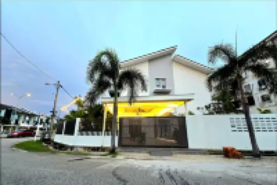 Cozy Home/Pool Cinema/Karaoke Jonker 1.2 km 20+8pax Отели в г. 