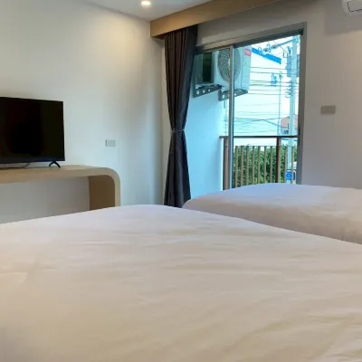 Luna Residence Hotels near Wat Pho Bang O