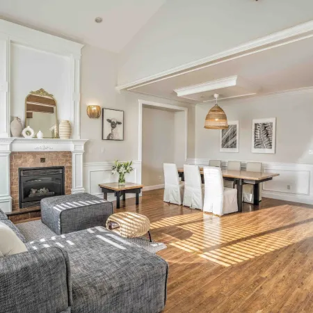 Luxury new 5-bedroom 4- bathroom house