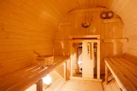 Renovated Villa with Sauna theater | 3 min Walk from Irusuda | Perfect base for Hakone and Atami - 停車場