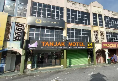 Tanjak Motel Отели в г. Titi Gajah