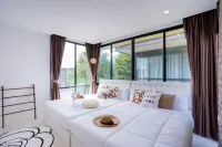 Chloe Pool Villa Hotels in Amphoe Bang Lamung