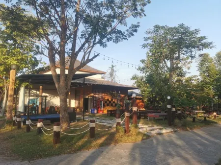 Amphawa Horse Farm Отели в г. Mueang Samut Songkhram