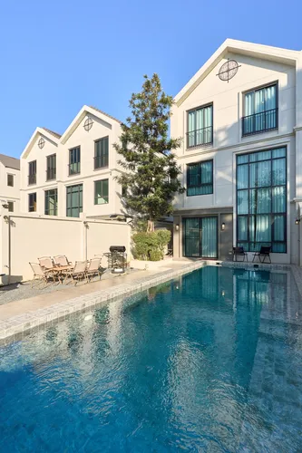 รูปภาพของวิลลา 4 ห้องนอน 4 ห้องน้ำส่วนตัว ขนาด  ตร.ม. – ริมแม่น้ำเชียงใหม่