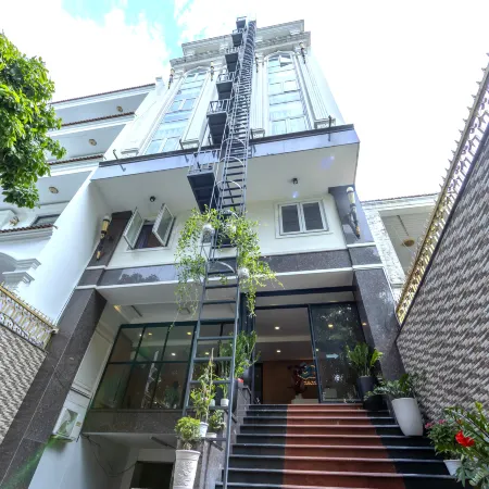 G8 Le Van Sy Hotel Saigon Отели рядом с достопримечательностью «Фунхуан»