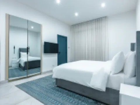 Bluerock Residences Hotels near Landmark Beach