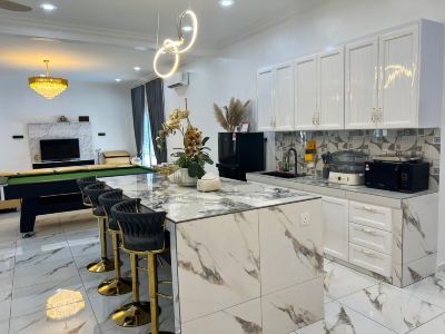 6 BR Villa w Private Swimming Pool Near Klang City