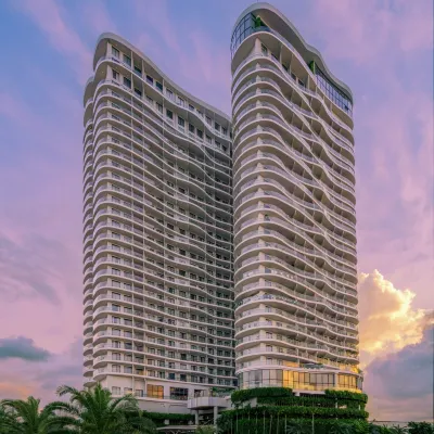 Citadines Ha Long Sea View Apartments by HALA 鄰近NỘi Thất Ô Tô Sài Gòn Kiên Định的酒店