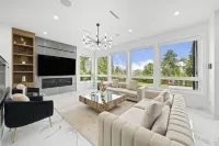 LUXURY RESIDENCE