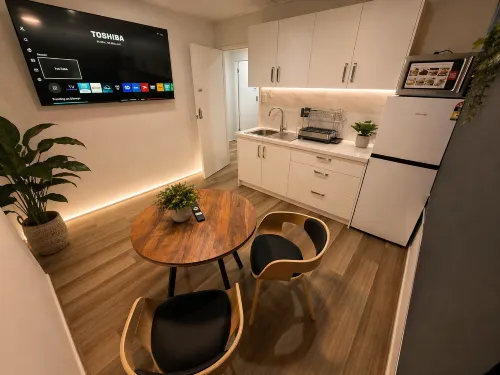 Guest Favourite Luxury Studio Apartment | Great Location with Free Private Secured Parking - 신규