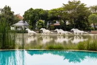 Perfect Lake House, Lakeside Retreat , Nonthaburi - Pools