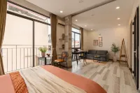 Entire 4BR|Modern|Cathedral View|Super Location|2'Lake - น้ำพุร้อน