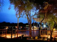 Crocodile Pools Safari Lodge - bar