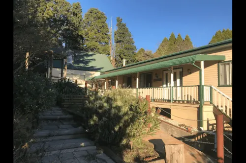 Cozy Mountain Cottage