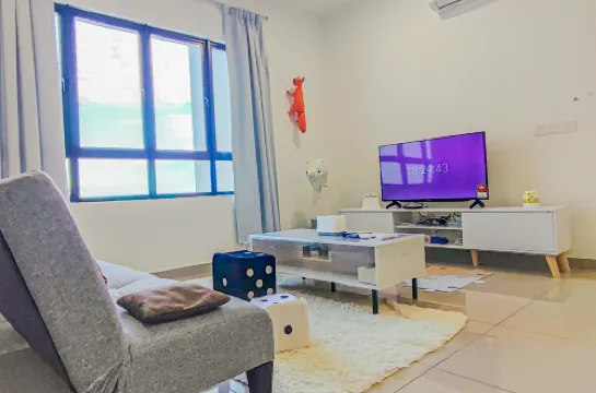 Fluffy Stay at Huni Setia Alam by HCK