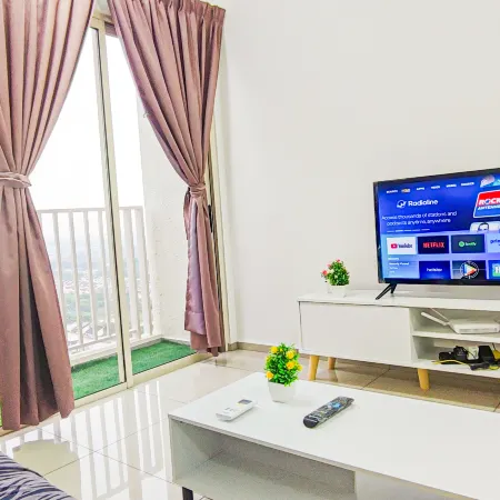 Peaceful Luxury at Gravit8 Klang by HCK