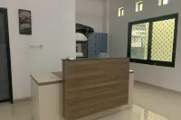 Hotel O Athirah Kost Near Permandian Wisata Istana Mappala