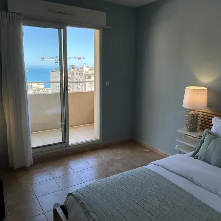 Sunnydaze Monaco beach apartment
