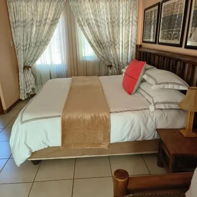 Lalakamnandi Guesthouse Hotels near Denneboom Train Station