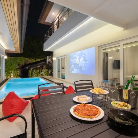 Cozy Breeze Pool Villa Pattaya