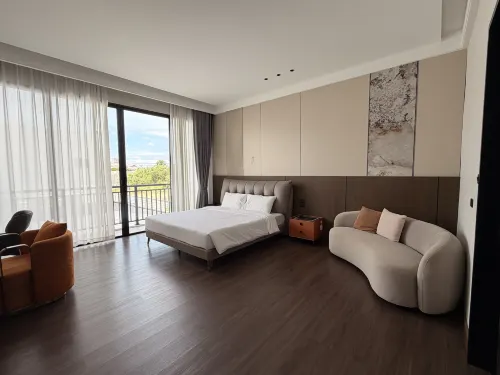 H8 Pattaya Neighborhood Villa for the Whole Family. Luxury 5-Bedroom Private Villa - Infinity Pools