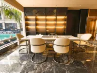 Jiahao View Resort (English‑speaking Concierge + Free Pick‑up + Circulating‑water Pool) - New