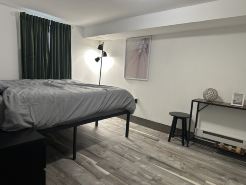 Quincy master room with private entrance
