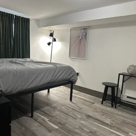 Quincy master room with private entrance