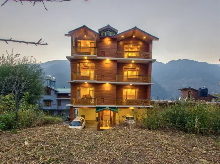 Golden Peak Manali Отели рядом с достопримечательностью «Igloo stay sethan»