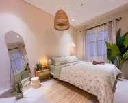 Madison Park Apartments by HostJess