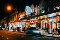 Burwood 1Br apt nearTrain/Shopping street parking Hotels in Burwood