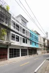 ดับเบิ้ลยูเจลักชูรี่ โรงแรมใกล้สถานีรถไฟฟ้าใต้ดินคลองเตย