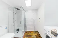 Carlingford sweet studio with WiFi& Parking