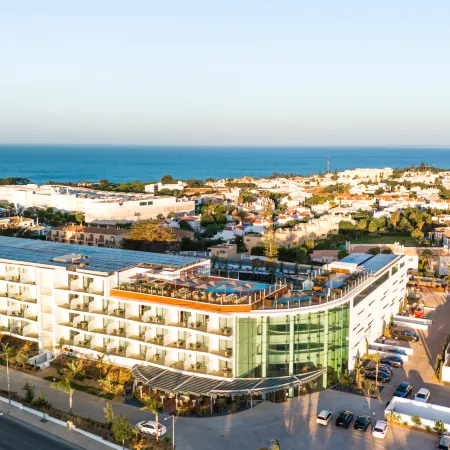Castelo Suites Hotel