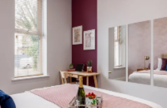 Spacious Seaside 2-Bed Apt w/ Free Gym & Parking