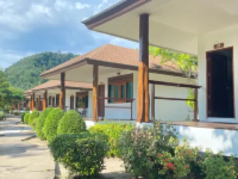 Koh Ngai Paradise Beach Resort Hotels in Koh Ngai
