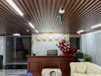 Golden Hotel Ha Noi Hotels near Long Bien
