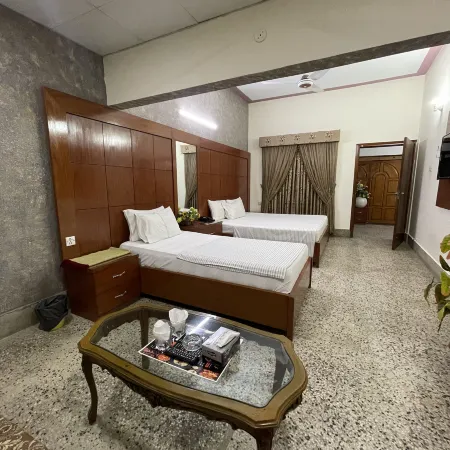 Rehaish Inn Guest House – Cozy Stay in Karachi