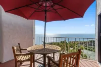 Panoramic Ocean View, 7 Bedroom Gated Villa, with Tennis Court and Swimming Pool - con vistas al mar