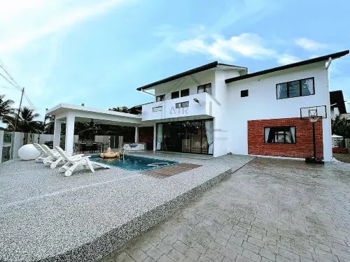 Port Dickson Pool Villa - TwentyFour.7 - Villaer