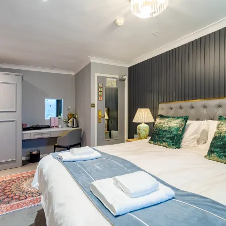 Waterhead Rooms & Suites - Parking and Light Breakfast