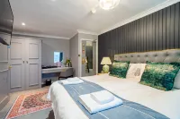 Waterhead Rooms & Suites - Parking and Light Breakfast
