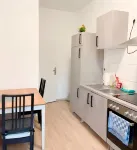Düsseldorf City Center 2-Bedroom Apartment with Kitchen - Airport Shuttle