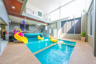 Glass House B4 Pool Villa Hoteles en Huai Yai