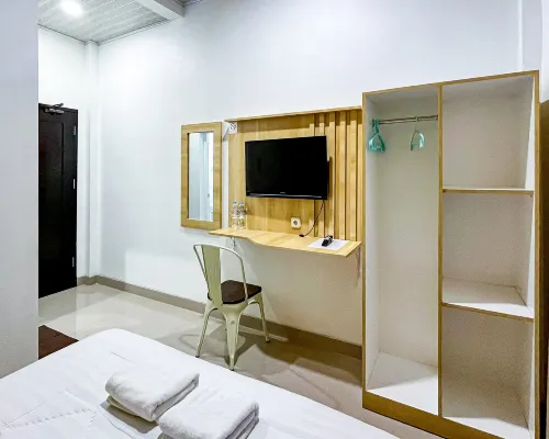 RedDoorz Plus @ Krishna Homestay Kupang Hotel di Kupang