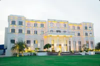 帝國度假村 Firoz Shah Palace Complex附近的飯店
