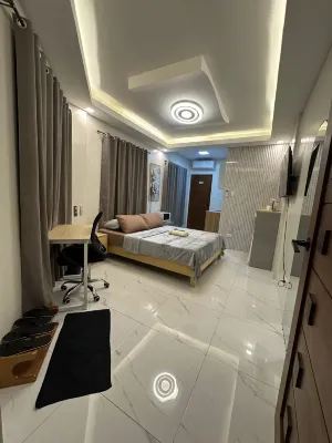 Casa Leveria Unit 9 w/ Balcony (Inquire Parking Availability) MCGI Imus, Cavite附近的飯店